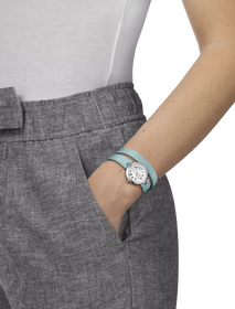 Simulation of the watch Tissot Bellissima 26mm - XS double tour strap on a wrist