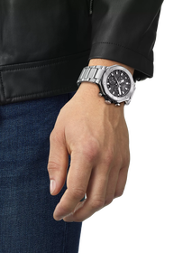 Darstellung der Uhr Tissot T-Race 45mm am Handgelenk