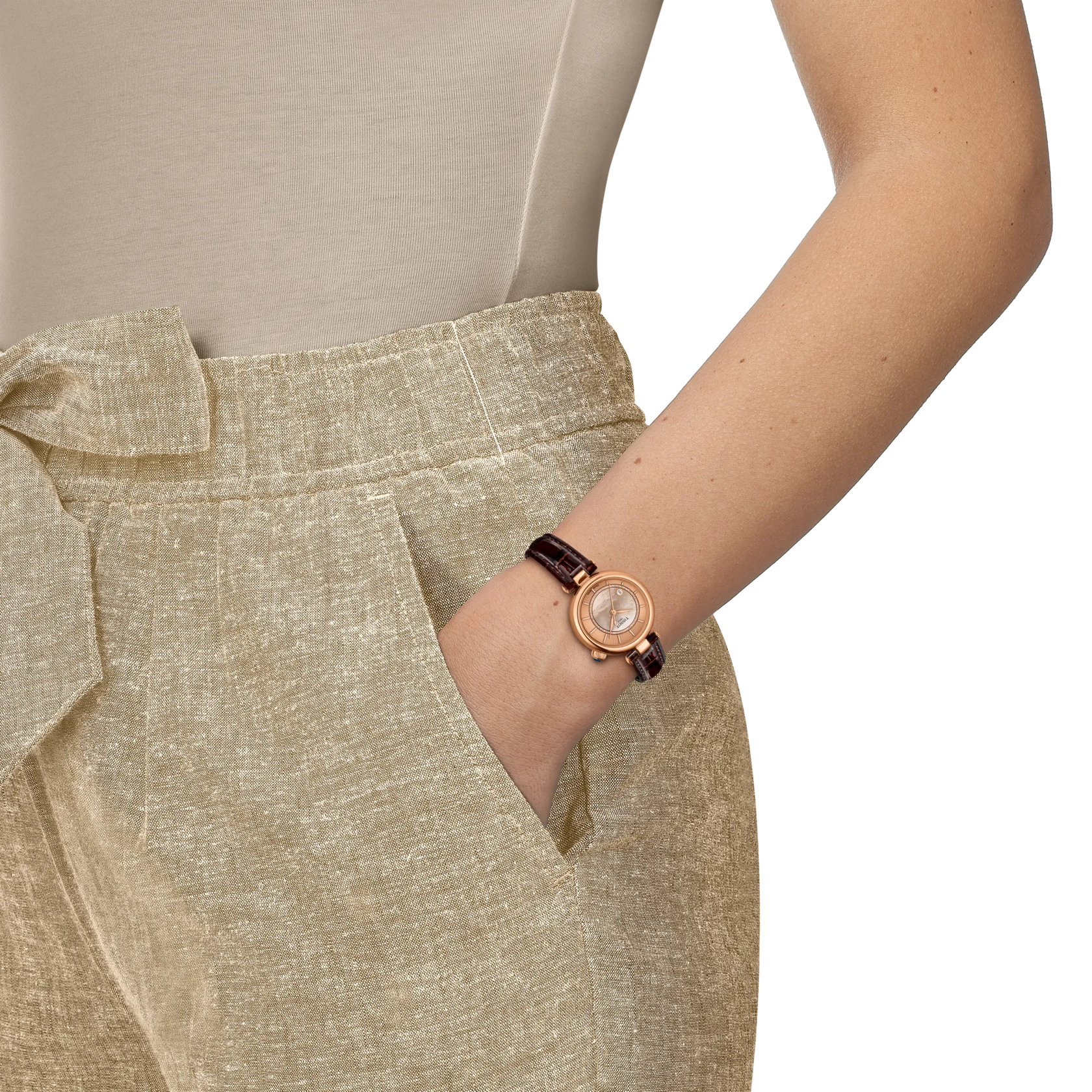 腕時計TISSOT デジール 28mm の手首シミュレーション