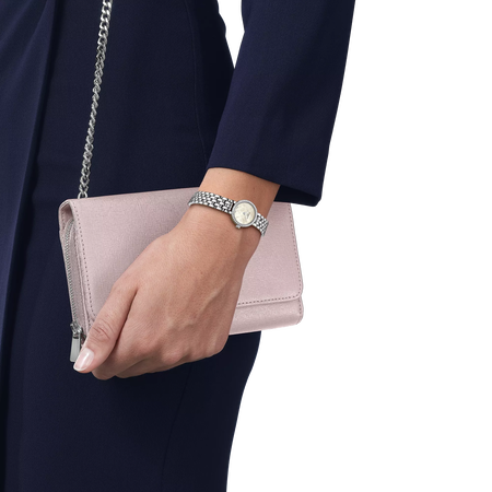 Simulation of the watch Tissot Lovely Round 19.5mm on a wrist