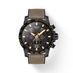 그림자가 있는 티쏘 슈퍼스포츠 크로노 시계의 전면 보기