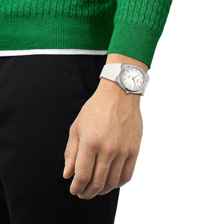 Simulation of the watch Tissot PRX 40mm on a wrist