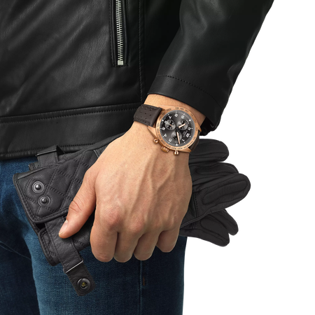 Simulazione dellorologio {0} su un polso