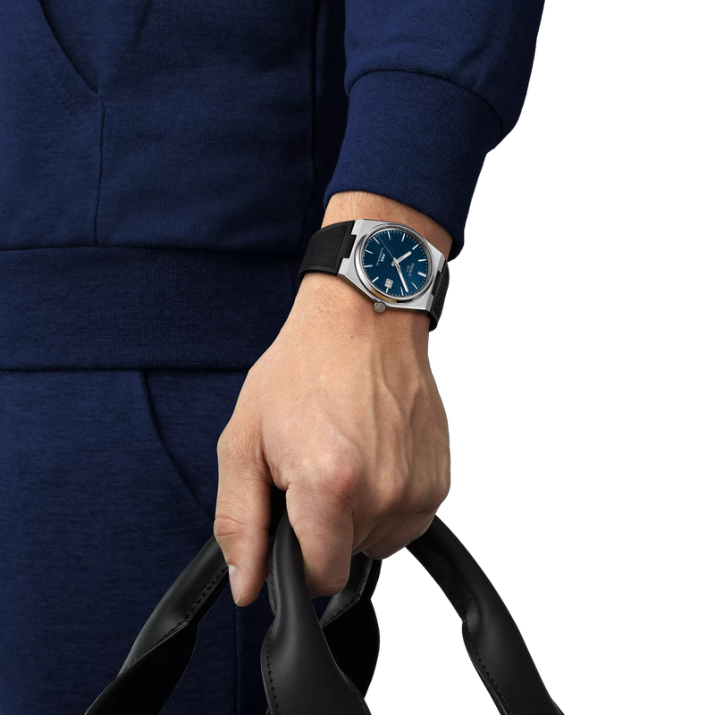Simulation of the watch Tissot PRX 40mm on a wrist
