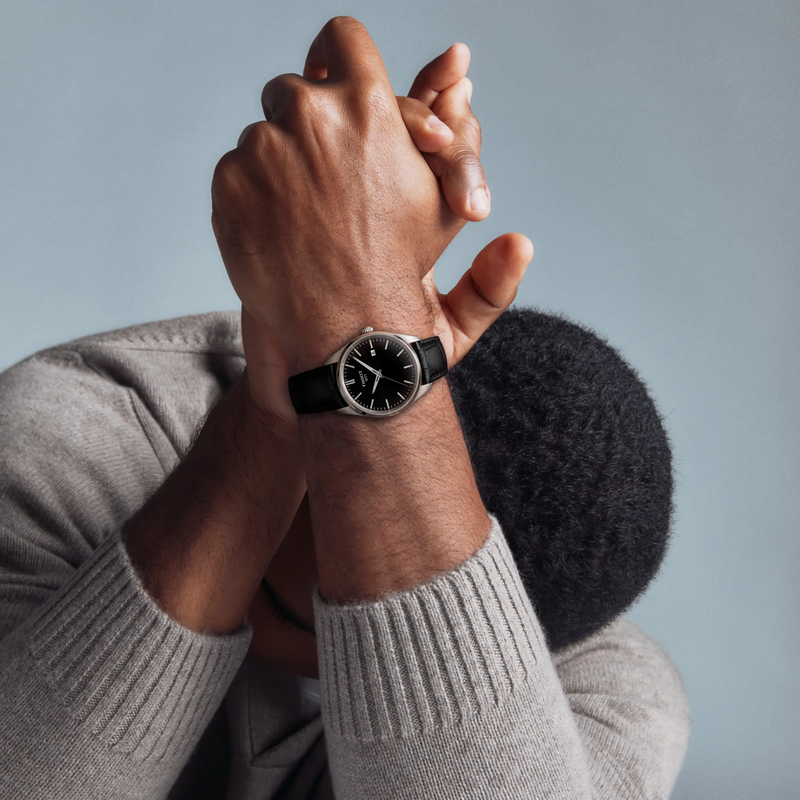 Simulation of the watch Tissot PR 100 40mm on a wrist