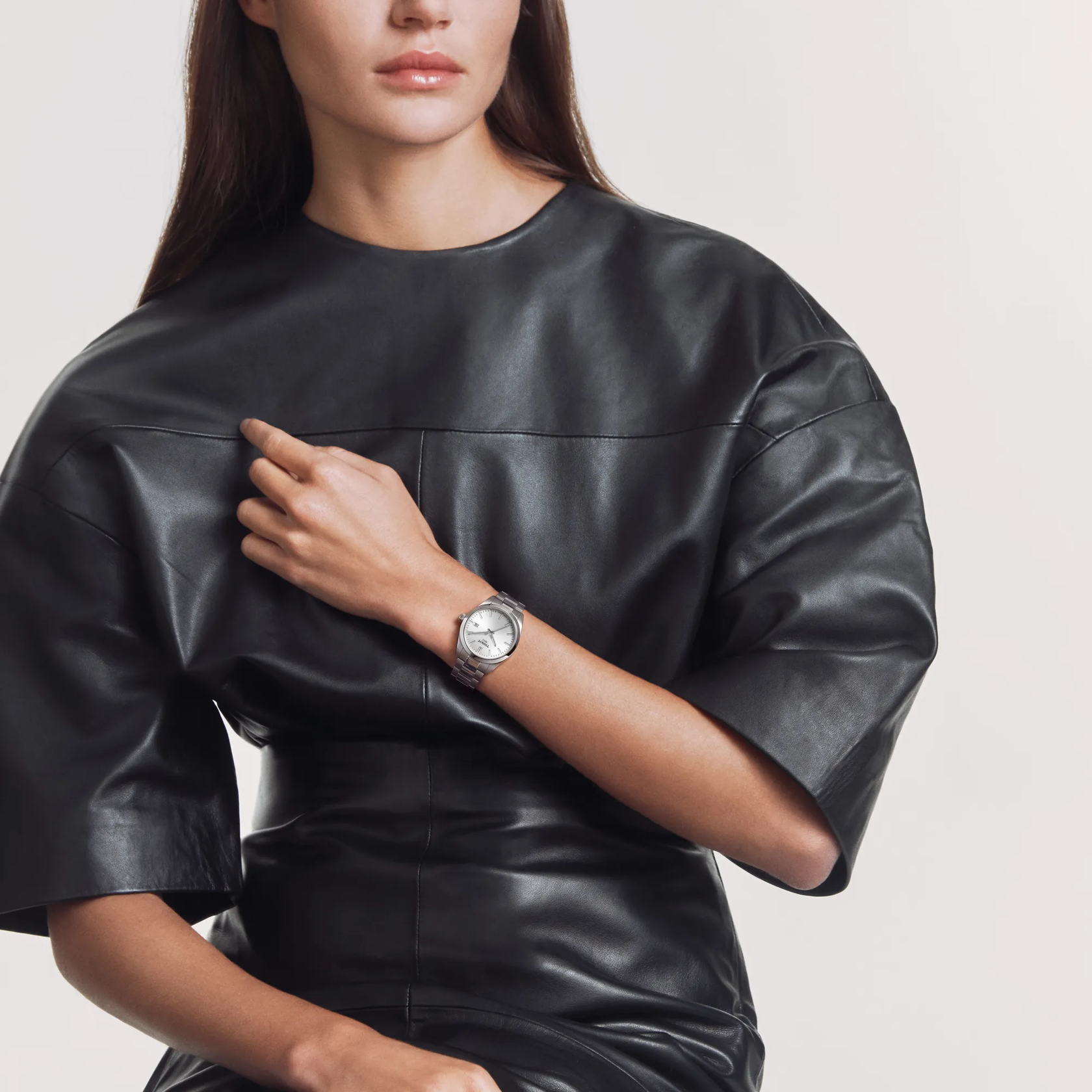 Simulation of the watch Tissot PR 100 34mm on a wrist