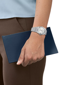 Simulation of the watch Tissot PRX 35mm on a wrist