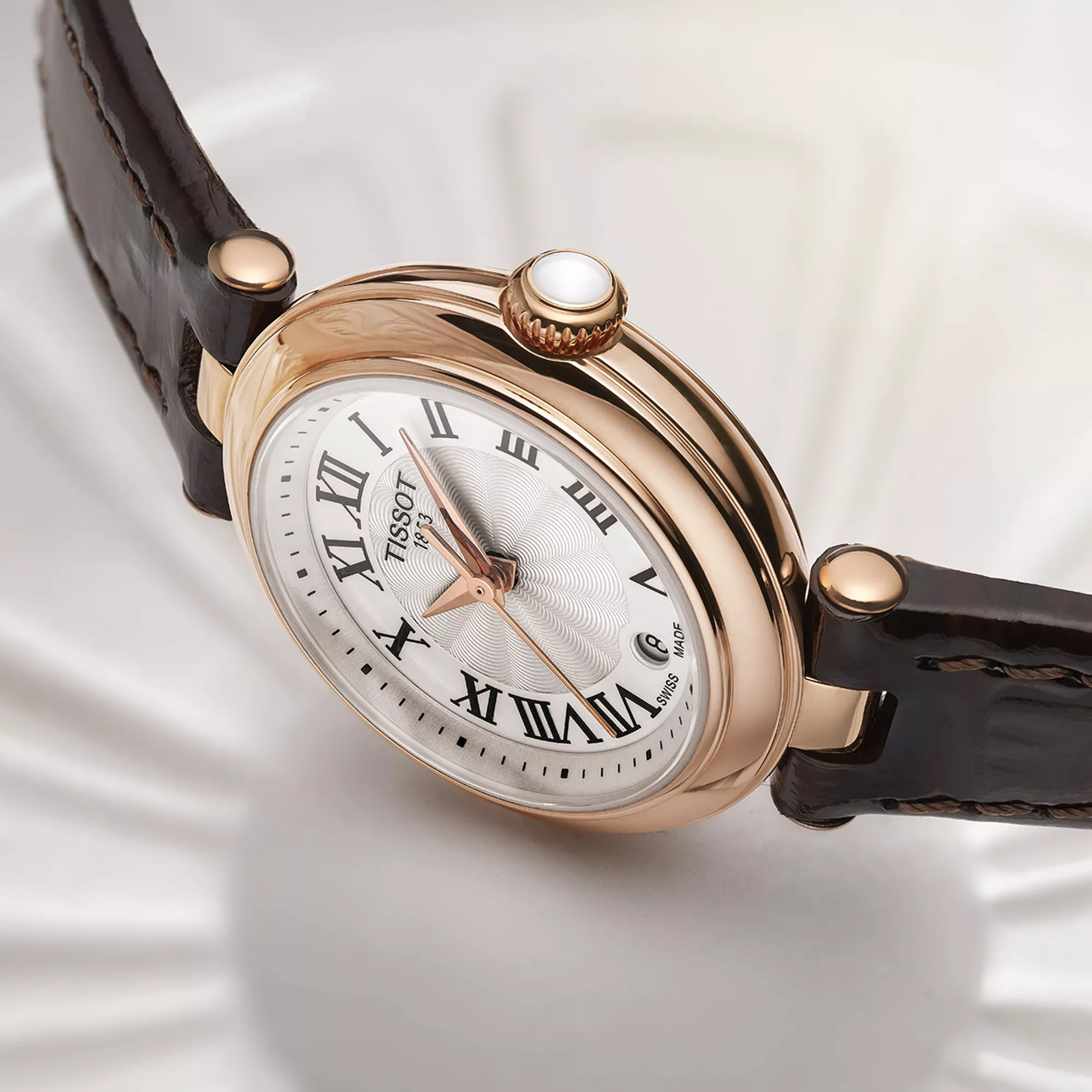 Tissot Bellissima 26mm montre sur fond color&eacute;