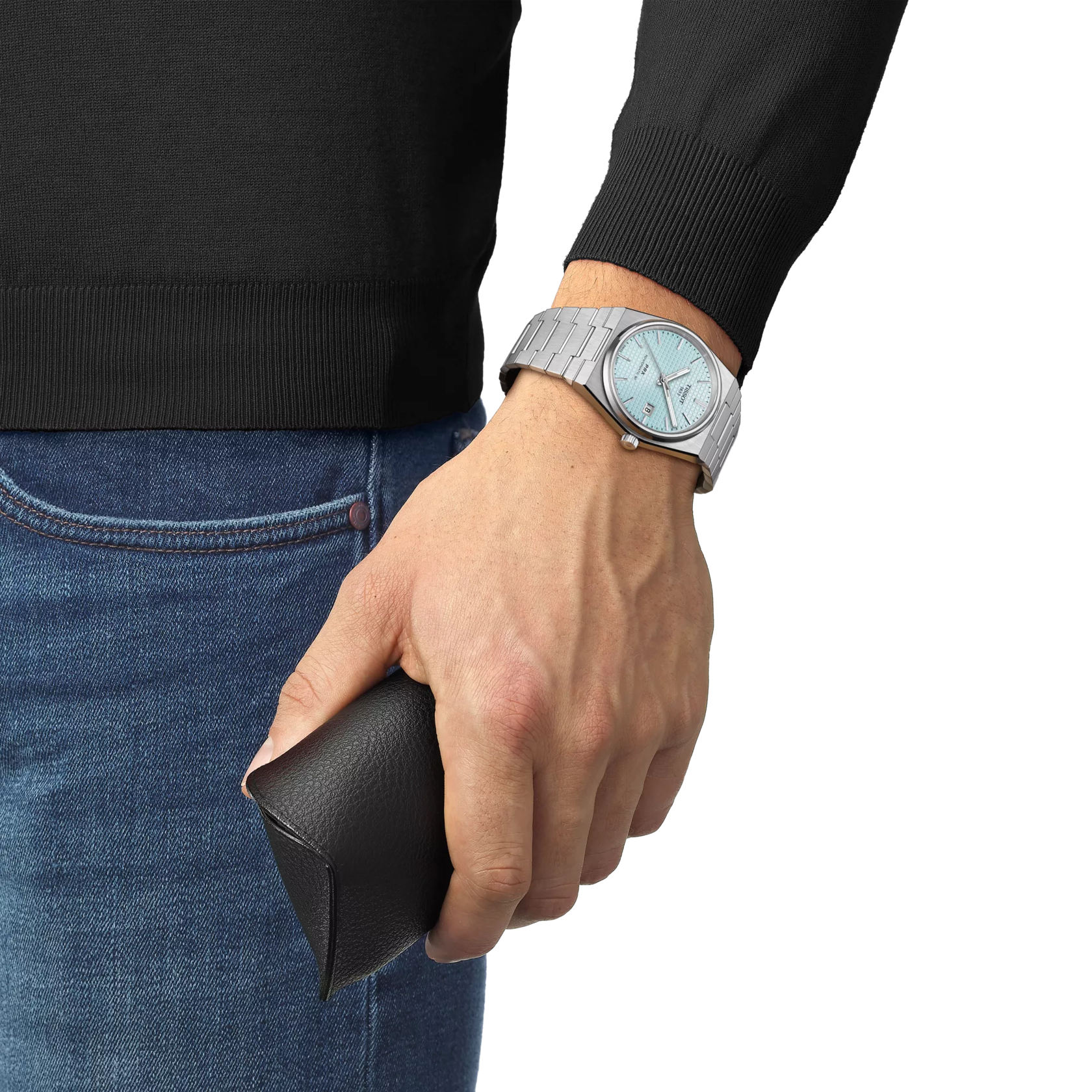 Simulation of the watch Tissot PRX 40mm on a wrist