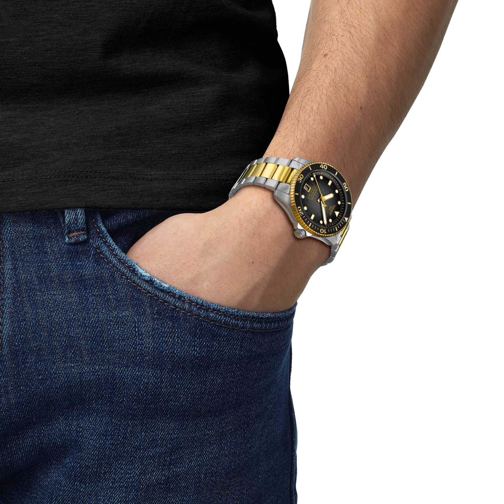 손목에 착용한 티쏘 씨스타 1000 파워매틱 80 40mm 시계 시뮬레이션