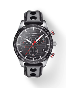 มุมมองด้านหน้าของนาฬิกา Tissot PRS 516 Chronograph พร้อมเงา