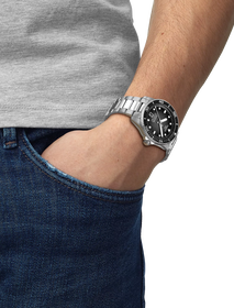 Simulation of the watch Tissot Seastar 1000 40mm on a wrist