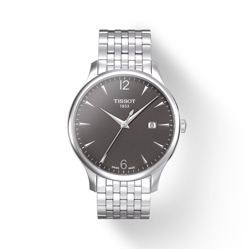 Vooraanzicht van het horloge Tissot Tradition 42mm met schaduw