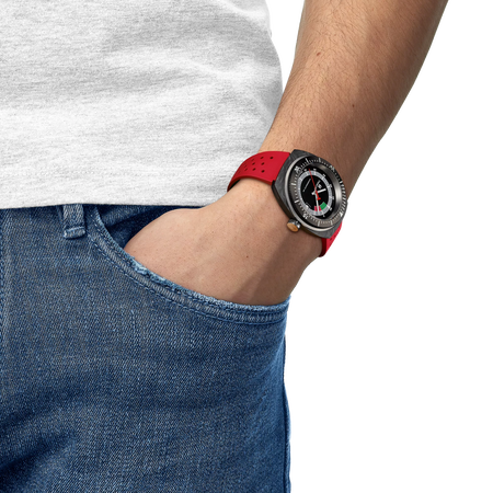 Simulation of the watch Tissot Sideral S 41mm on a wrist