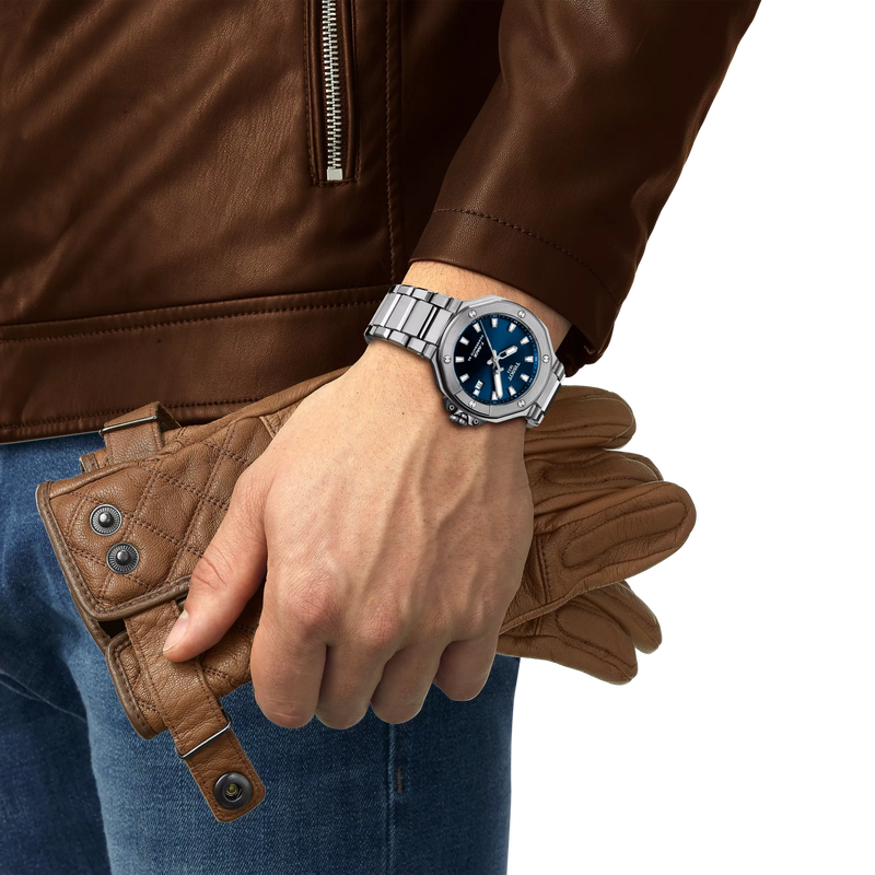 Simulation of the watch Tissot T-Race 41mm on a wrist