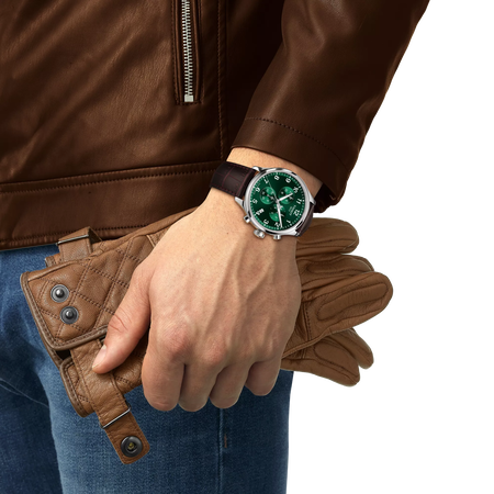 Simulation of the watch Tissot Chrono XL Classic 45mm on a wrist