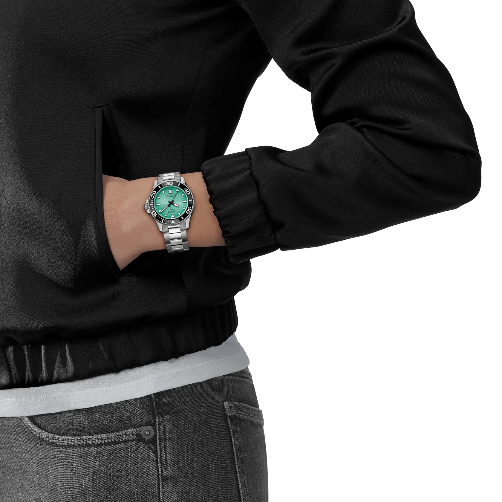 Simulation of the watch Tissot Seastar 1000 36mm on a wrist