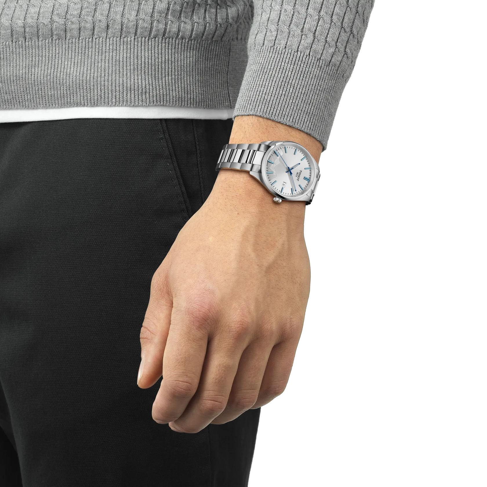 손목에 착용한 티쏘 PR 100 융프라우 쿼츠 40mm 시계 시뮬레이션