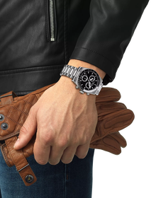 Simulation of the watch Tissot PR516 40mm on a wrist