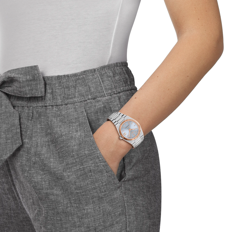 Simulation of the watch Tissot PRX Gold 35mm on a wrist