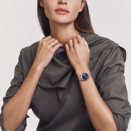 Simulation de la montre Tissot Ballade 34mm sur un poignet
