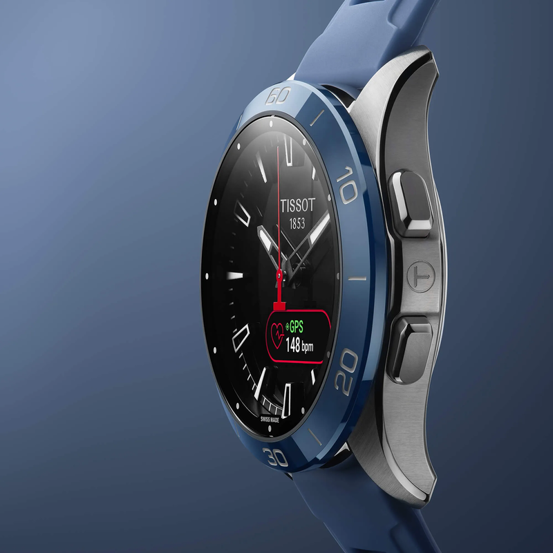 Tissot T-Touch Connect Sport 43.75mm Uhr vor einem farbigen Hintergrund