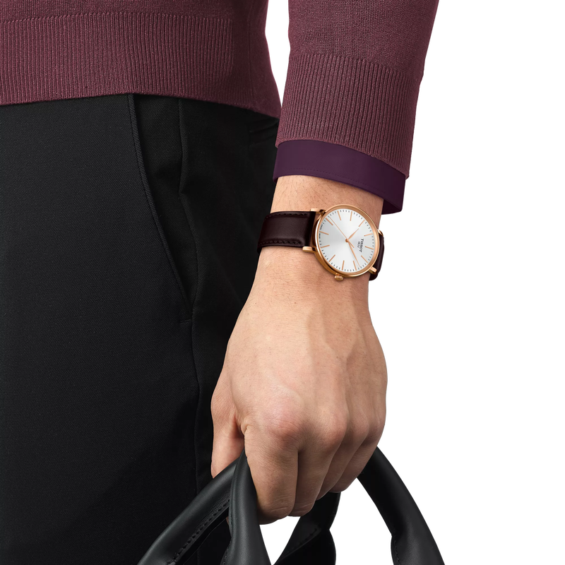 Simulation of the watch Tissot Everytime 40mm on a wrist