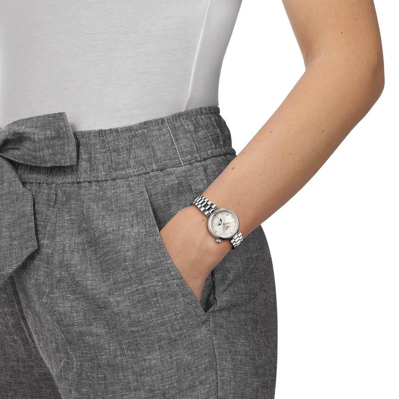 Simulation of the watch Tissot D&eacute;sir 29.6mm on a wrist