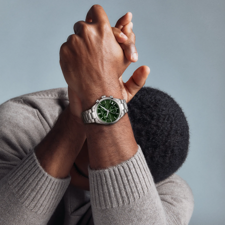 Simulaci&oacute;n del reloj Tissot PR 100 40mm en una mu&ntilde;eca