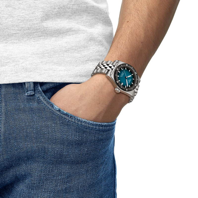 Simulation of the watch Tissot PR516 38mm on a wrist