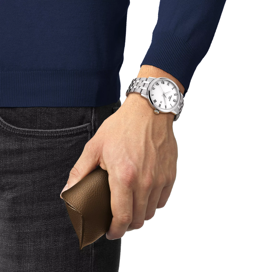 Simulation of the watch Tissot Classic Dream 42mm on a wrist