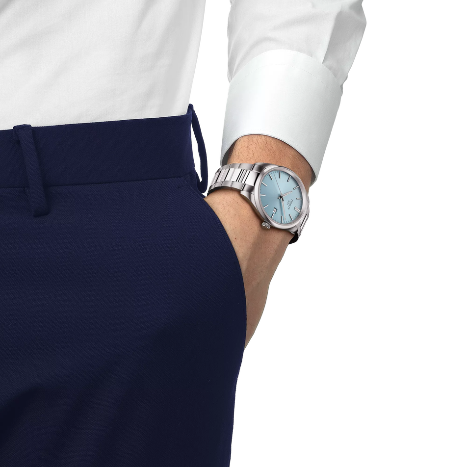 Simulation of the watch Tissot PR 100 40mm on a wrist
