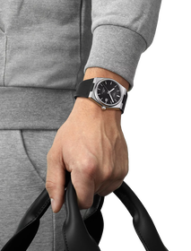 Simulation of the watch Tissot PRX 40mm on a wrist
