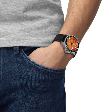 Simulazione dellorologio {0} su un polso