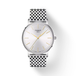 Vista frontal del reloj Tissot Everytime 40mm con sombra