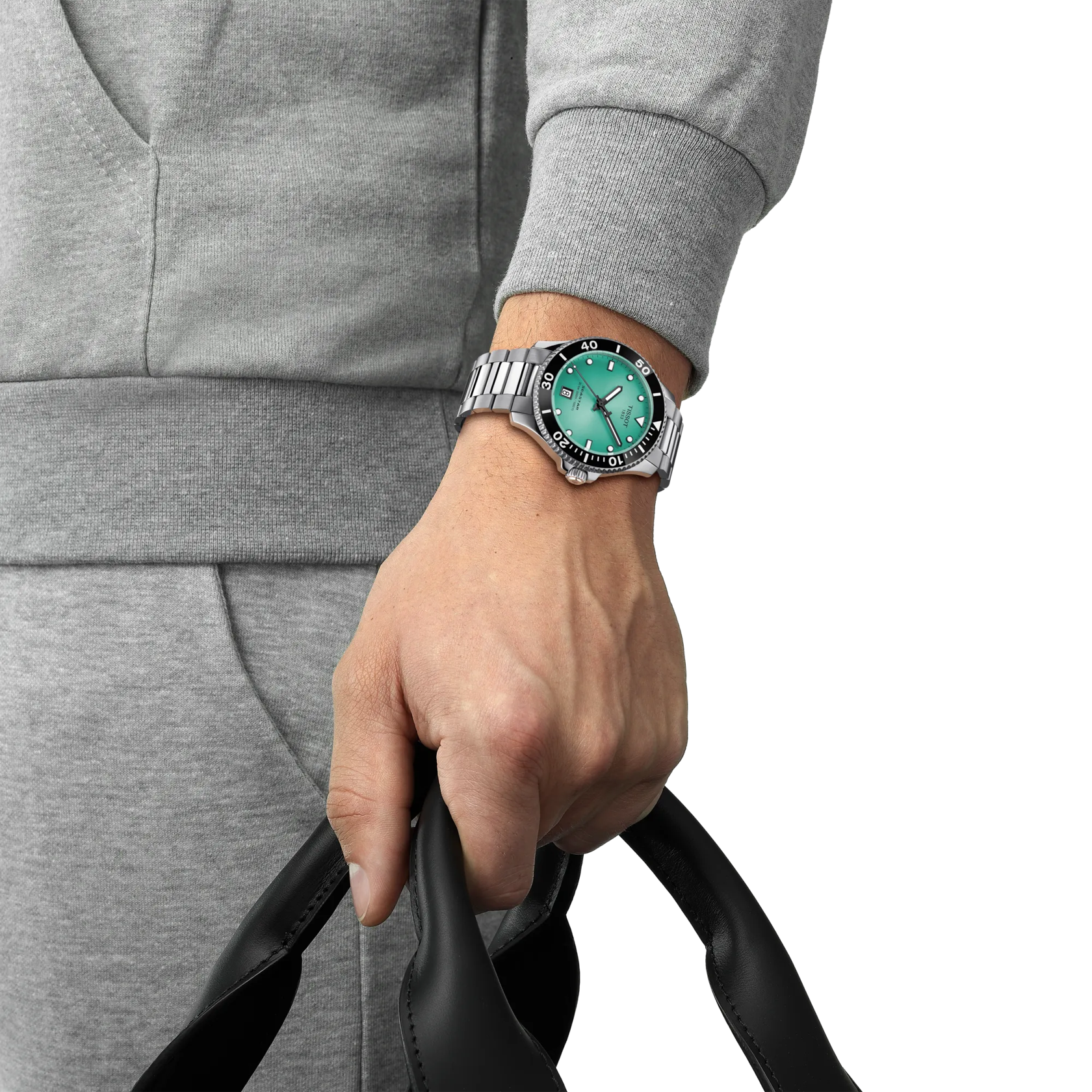 Simulation of the watch Tissot Seastar 1000 40mm on a wrist