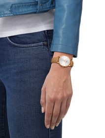 Simulation of the watch Tissot Everytime 34mm on a wrist