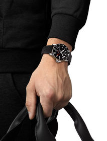 Simulation of the watch Tissot Seastar 1000 GMT 40mm on a wrist