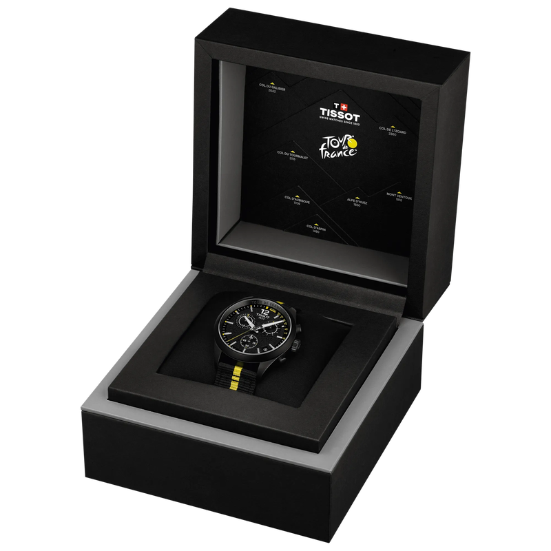 Vooraanzicht van het horloge Tissot PR 100 Tour de France 2026 40mm met geopend