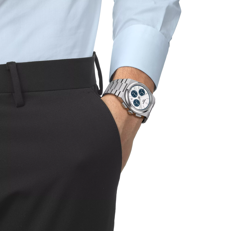 Simulazione dellorologio {0} su un polso