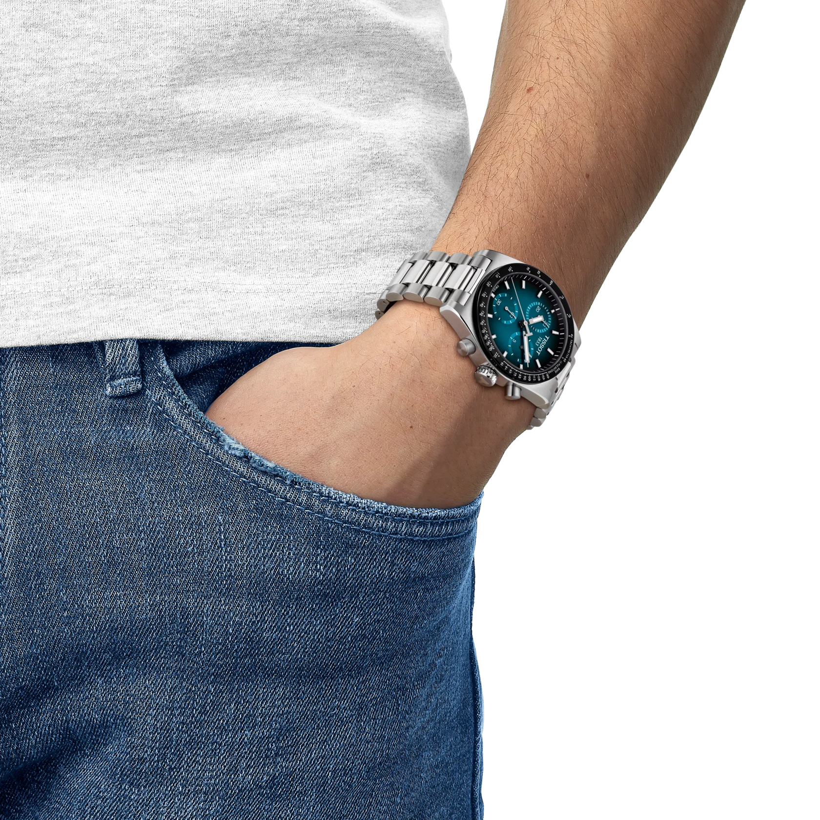 Simulation of the watch Tissot PR516 40mm on a wrist