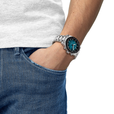 Simulation of the watch Tissot PR516 40mm on a wrist
