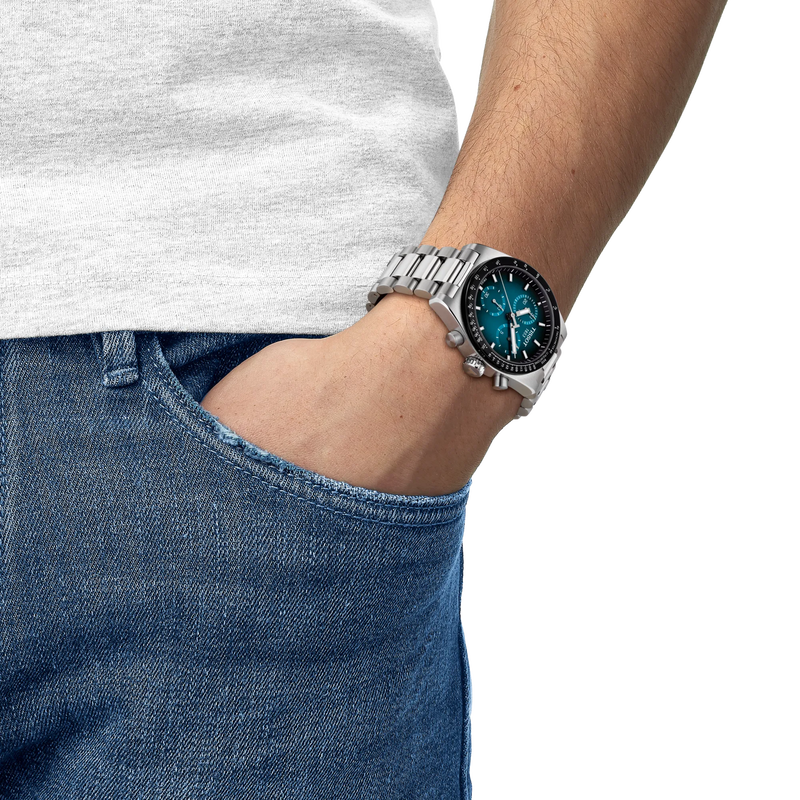 Simulation of the watch Tissot PR516 40mm on a wrist