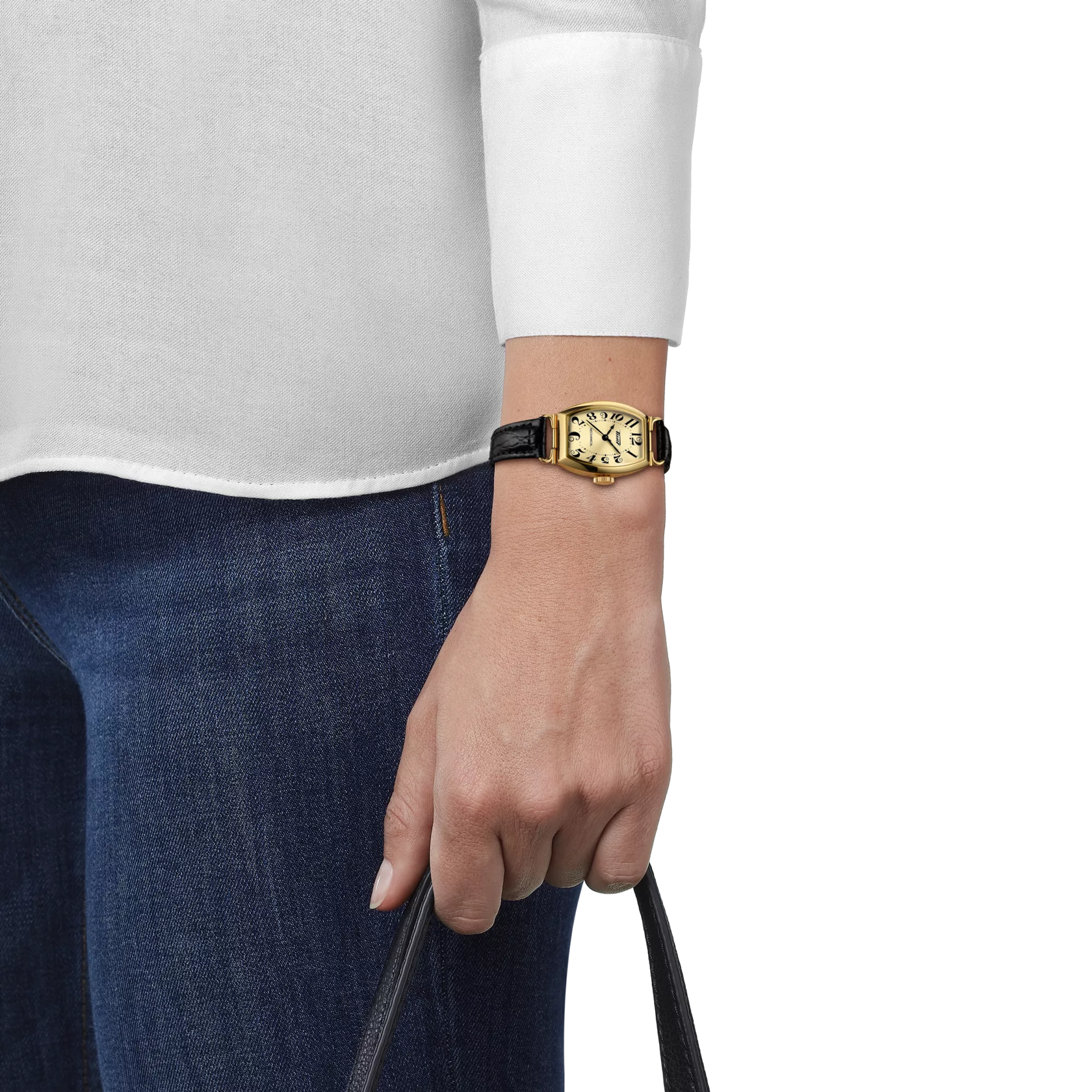 Simulation of the watch Tissot Heritage Porto Mechanical Small lady on a wrist