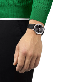 Simulation of the watch Tissot Classic Dream 42mm on a wrist