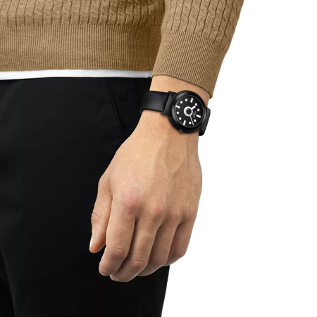 Simulation of the watch Tissot Heritage Memphis Gent on a wrist