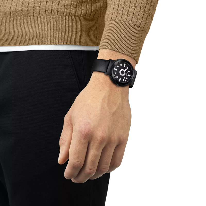 การจำลองนาฬิกา Tissot Heritage Memphis Gent บนข้อมือ