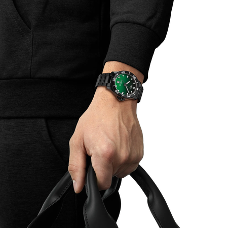 Simulation of the watch Tissot Seastar 1000 40mm on a wrist