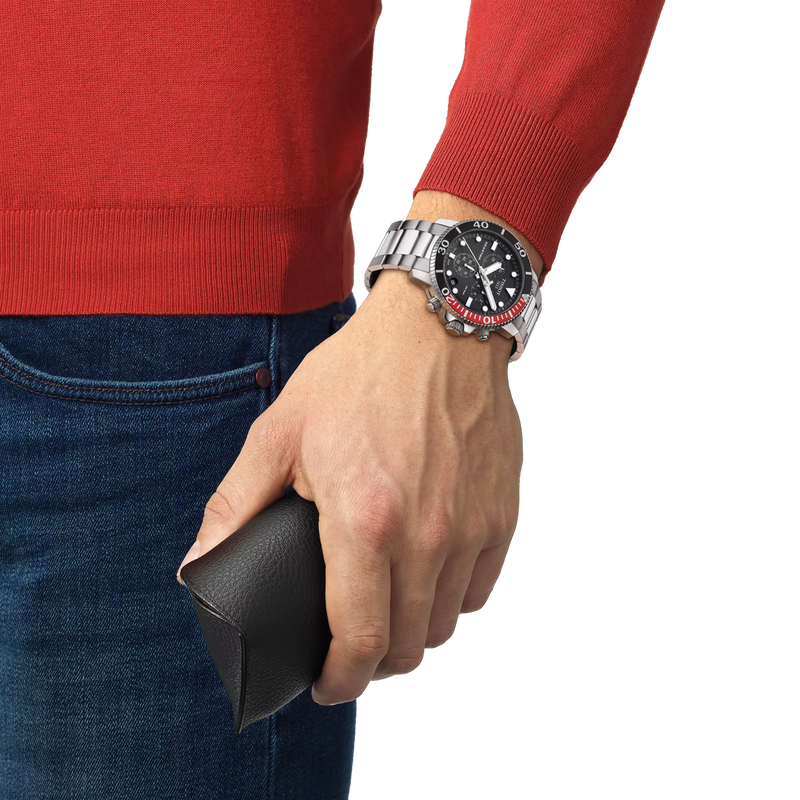 Simulation of the watch Tissot Seastar 1000 Chronograph on a wrist
