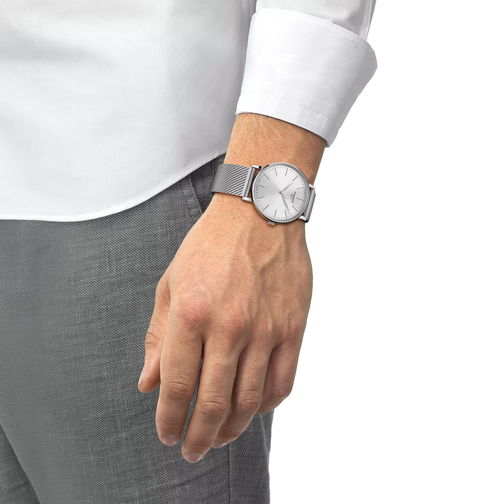 손목에 착용한 티쏘 에브리타임 40mm 시계 시뮬레이션